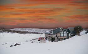 Barrakee Ski Lodge